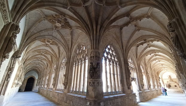 Monasterios de Oña y Rioseco + Iglesia de Santa Olalla de Espinosa - Foto 2