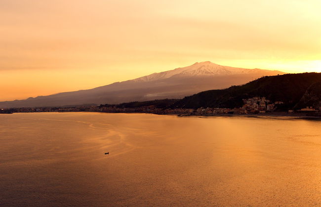 Paseo en barco al atardecer - Foto 2
