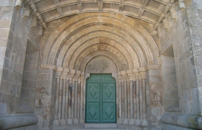 Tour privado por el monasterio de Santa María de Pombeiro - Foto 4