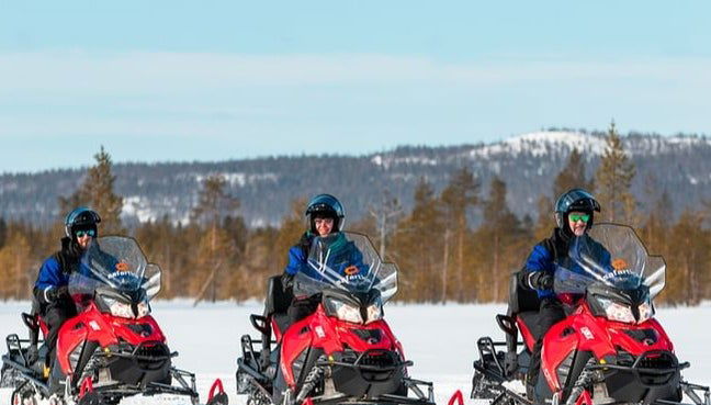 Balade en motoneige à Ylläsjärvi - Photo 1