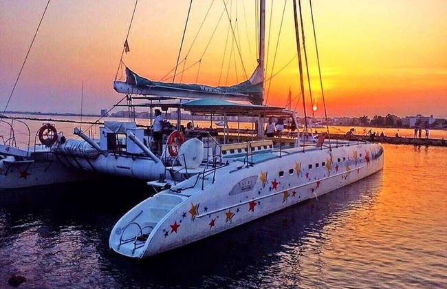 Paseo en catamarán al atardecer por la bahía de Rosas - Foto 4