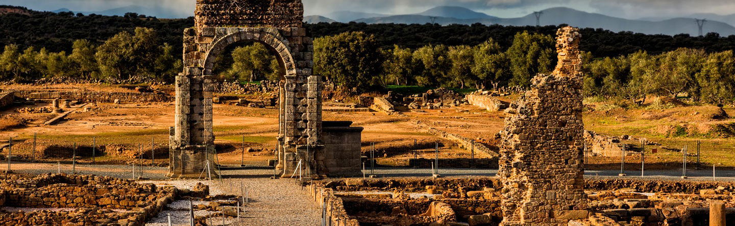 Excursión a la ciudad romana de Cáparra, Hervás y Granadilla - Foto 1