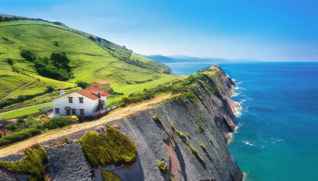 Excursión a Zumaia, Zarauz y Guetaria - Foto 2