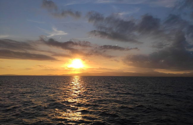 Passeio de catamarã pela baía de Palma ao entardecer - Foto 3