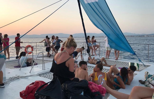 Passeio de catamarã pela baía de Palma ao entardecer - Foto 6