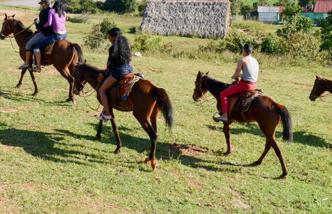 Excursión a caballo por el Parque Natural El Cubano - Foto 11