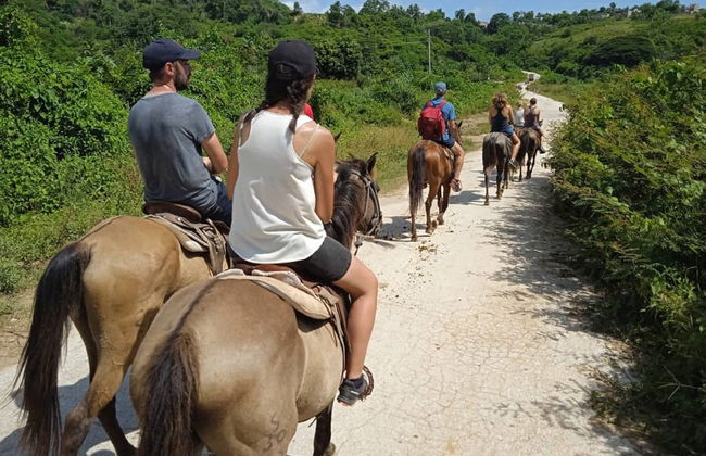 Excursión a caballo por el Parque Natural El Cubano - Foto 9