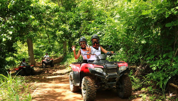 De quadriciclo pelo Parque Diamante Eco