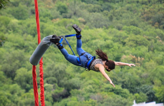Salto de puenting en Cola de Caballo - Foto 5