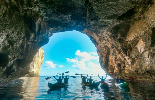 Tour de caiaque pelas grutas marinhas de Es Canutells - Foto 5