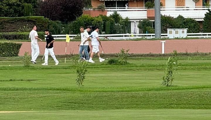 Lebensgroßer 9-Loch-Minigolfplatz in Toulouse - Foto 1