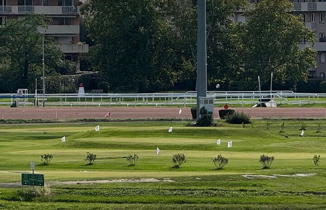 Lebensgroßer 18-Loch-Minigolf - Foto 7