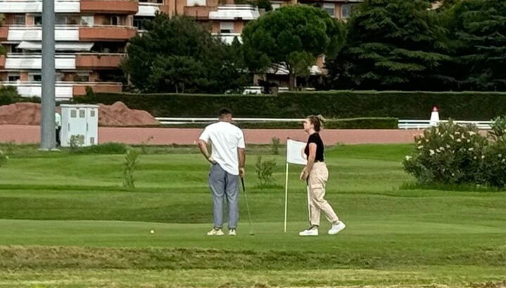 Lebensgroßer 18-Loch-Minigolf - Foto 1