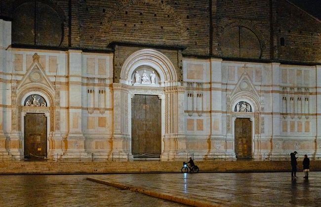 Bevande e stuzzichini nel tour privato di Bologna - Foto 6