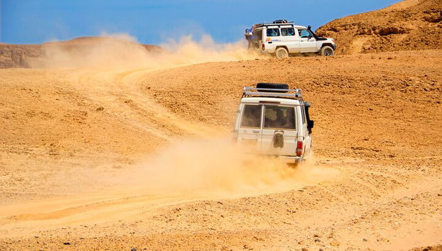 Safari Day En Jeep Incroyable Coucher de soleil, dîner, promenade en chameau et spectacle - Marsa Alam