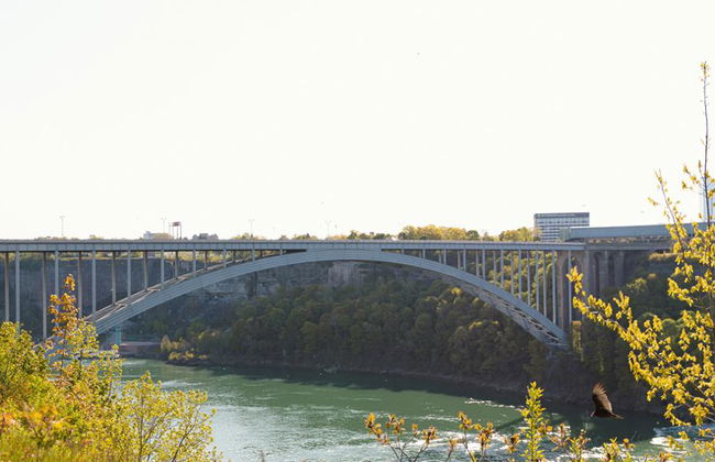 Exclusive First on the Boat Niagara Falls and Journey Behind the Falls Tour - Foto 3