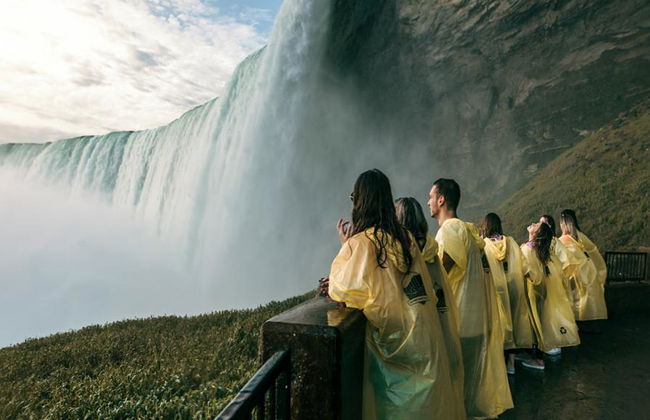Exclusive First on the Boat Niagara Falls and Journey Behind the Falls Tour - Foto 8