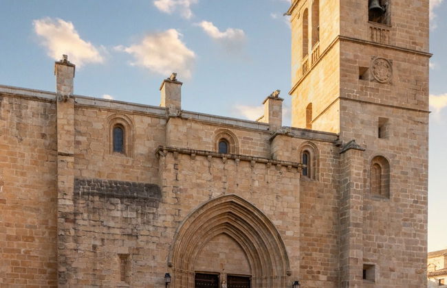 Entrada a la Concatedral de Cáceres - Foto 5