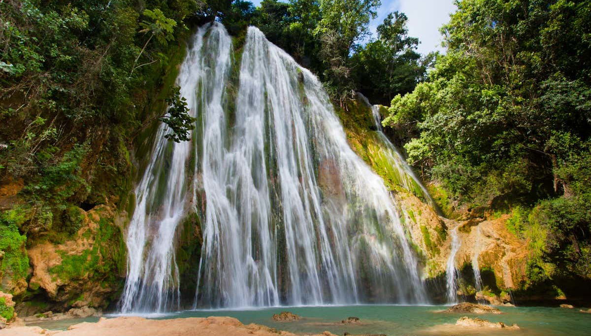 Ruta privada de senderismo por la cascada El Limón - Foto 1
