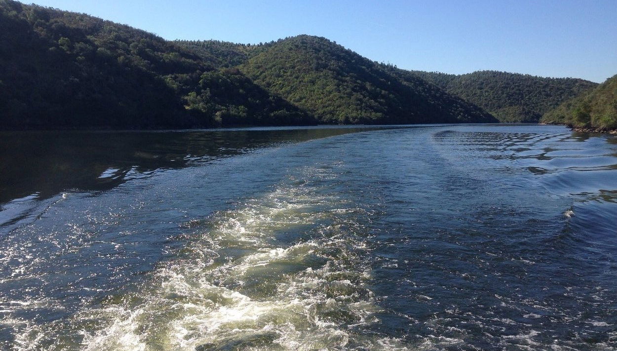 Paseo en barco por el río Alagón - Foto 1
