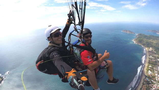 Paragliding in Jacó - Photo 3