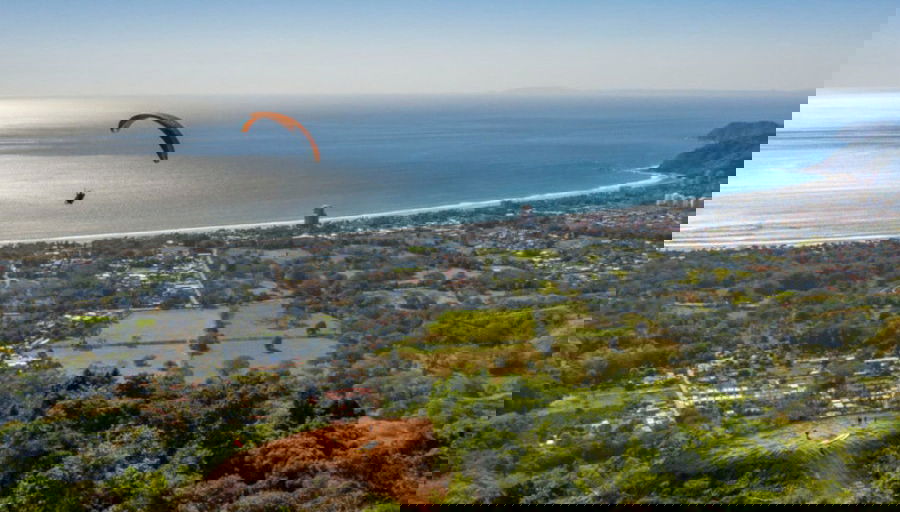 Paragliding in Jacó - Photo 1