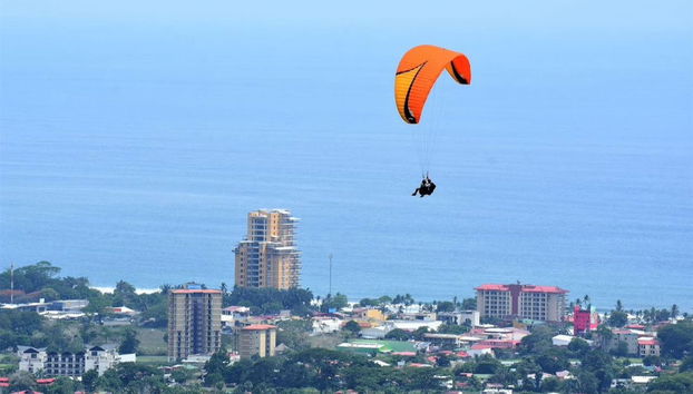 Paragliding in Jacó - Photo 4