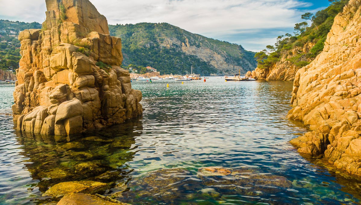 Montgrí Catamaran Cruise + Snorkeling at the Medes Islands - Foto 1