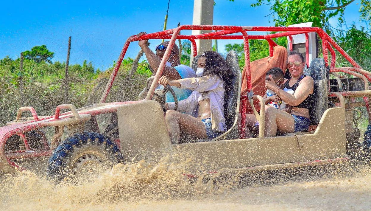 Buggy por Macao + Catamarã pela praia Bávaro - Foto 1