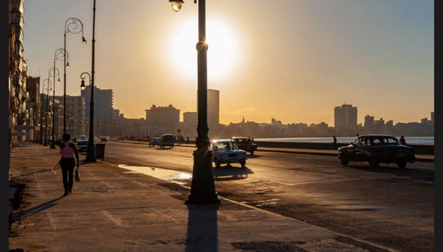 Paseo privado en coche clásico por La Habana - Foto 4
