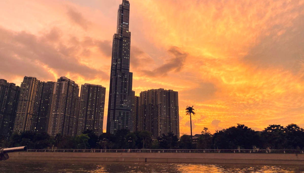 Cruzeiro pelo rio Saigon ao entardecer - Foto 1