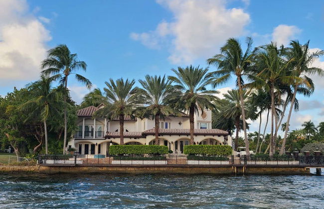 Fort Lauderdale Sightseeing Cruise - Photo 9