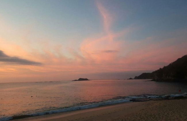 Santa Cruz Bay Cruise at Sunrise - Foto 1