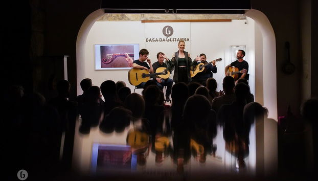 Espectáculo de fado en Casa da Guitarra - Foto 5