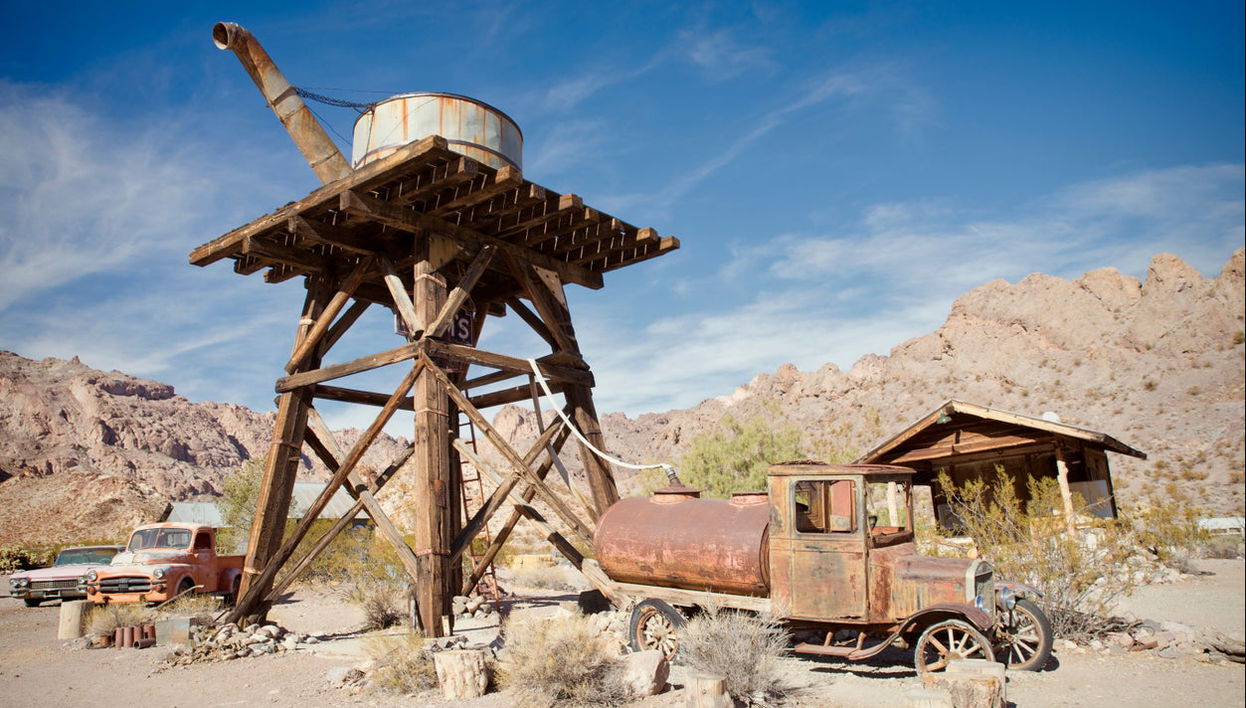 Combo Tour: Boulder City, Seven Magic Mountains & Nelson - Foto 1