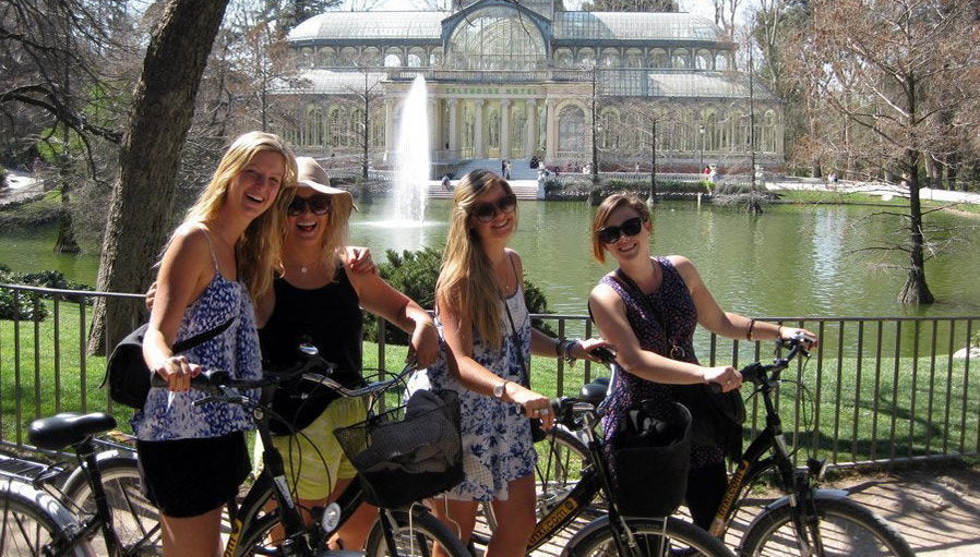 Madrid Bike Rental - Photo 1