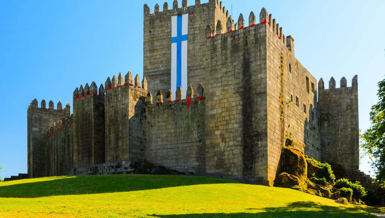 Guimarães Tour + Wine Tasting - Photo 1