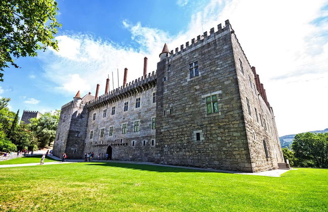 Guimarães Tour + Wine Tasting - Photo 3