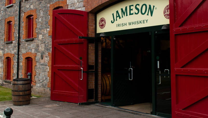 Tour del whisky Jameson en la destilería Midleton