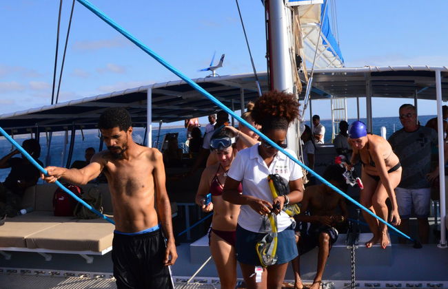 Paseo en catamarán por la isla de Sal - Foto 6