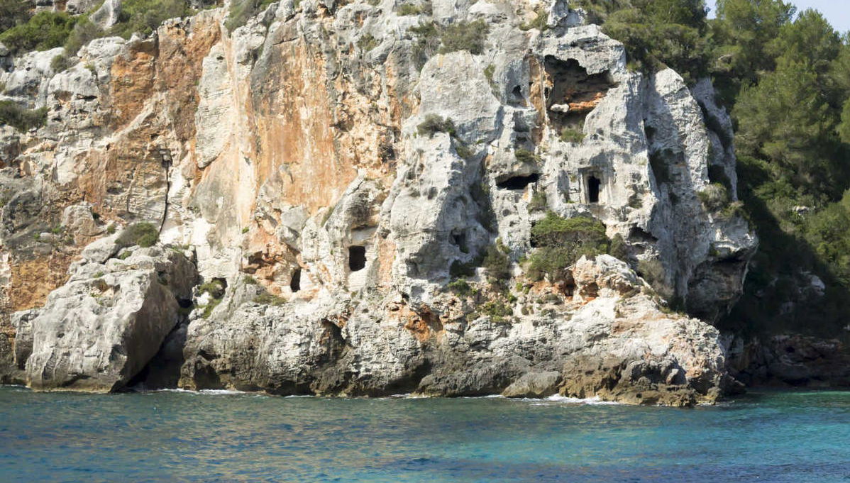 Tour en kayak por las cuevas de Cala en Porter - Foto 1