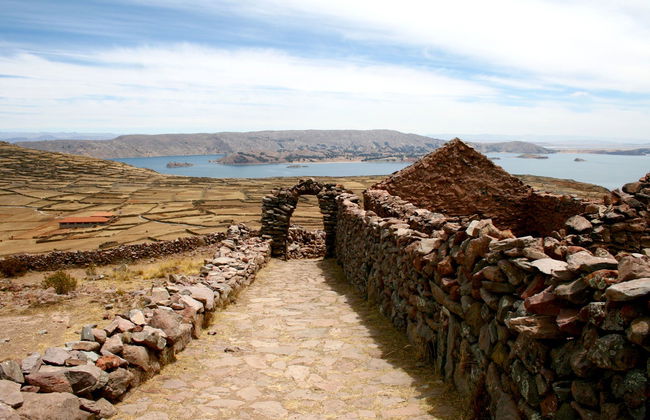 Lake Titicaca 2-Day Tour - Photo 2