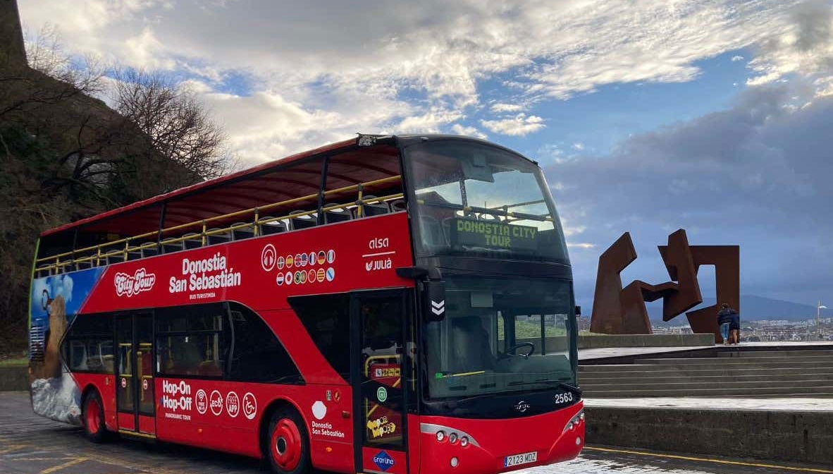 Bus touristique à arrêts multiples de Saint-Sébastien - Photo 1