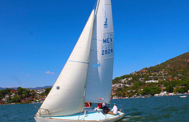 Alquiler de barco con patrón en Valle de Bravo - Foto 3