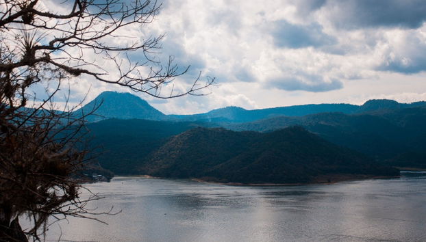 Alquiler de barco con patrón en Valle de Bravo - Photo 2