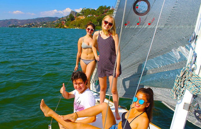 Alquiler de barco con patrón en Valle de Bravo - Foto 2