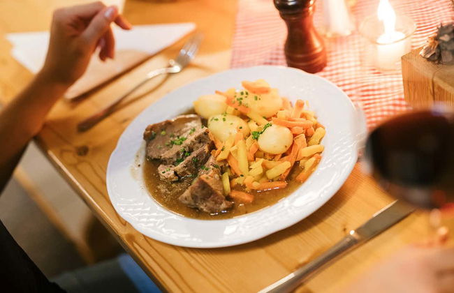 Tyrolean Folk Show & Dinner - Photo 5