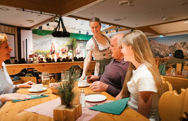 Tyrolean Folk Show & Dinner - Photo 7