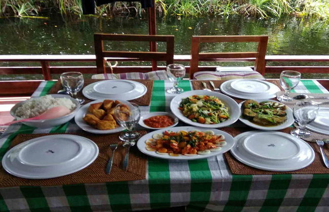 Private Borneo Cruise and Orangutan Sighting - Photo 7