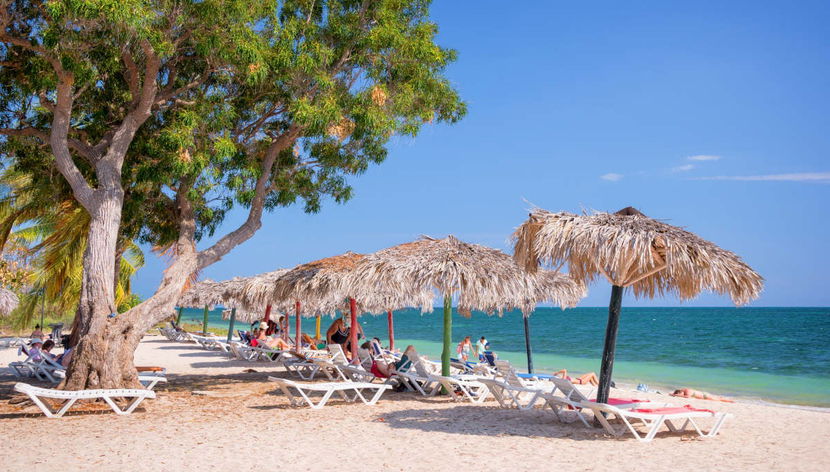 Traslado hasta Playa Ancón en coche clásico - Foto 2